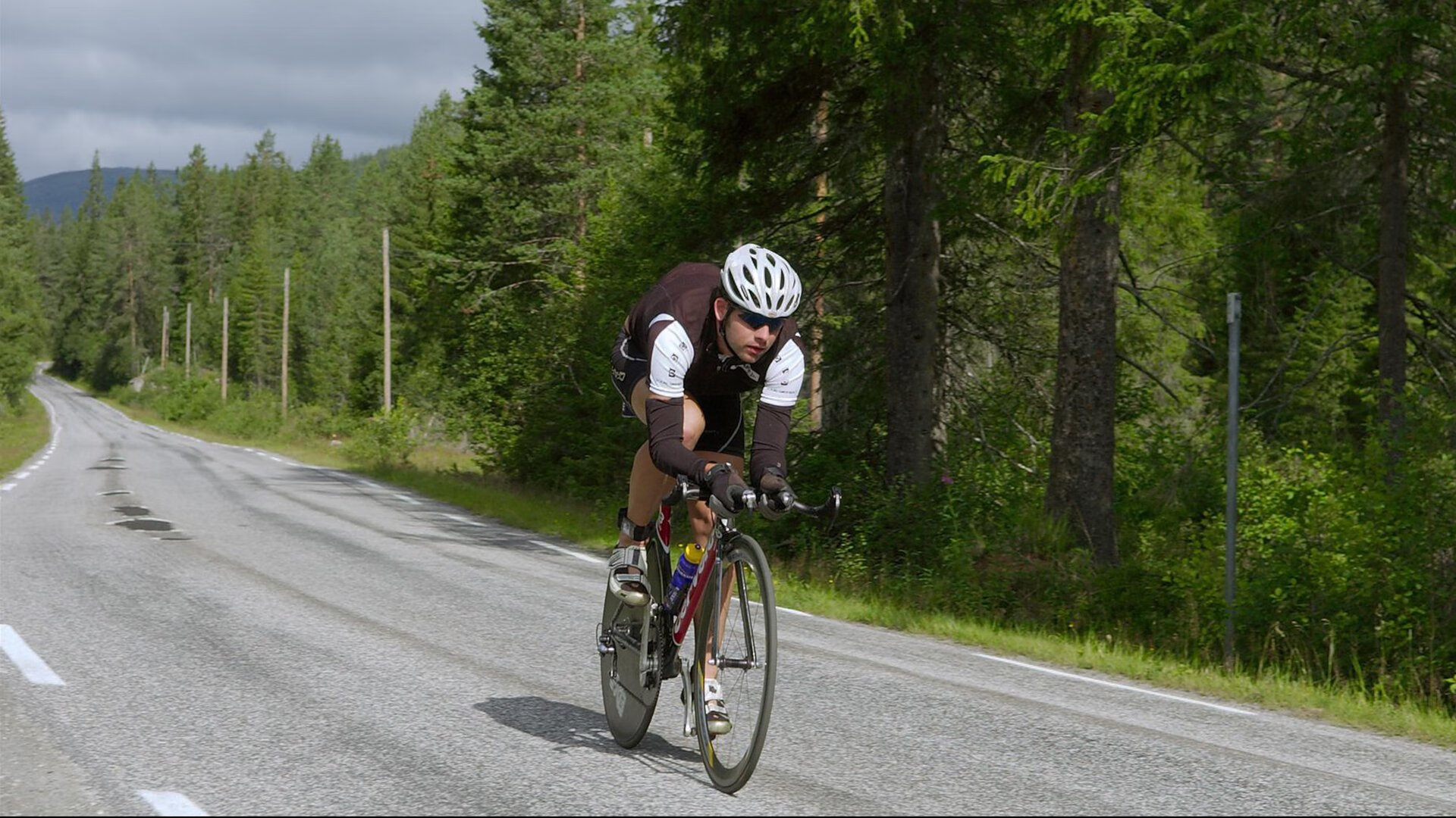 _艺术与运动结合：创意网球表演赛引领潮流_，网球表演节目