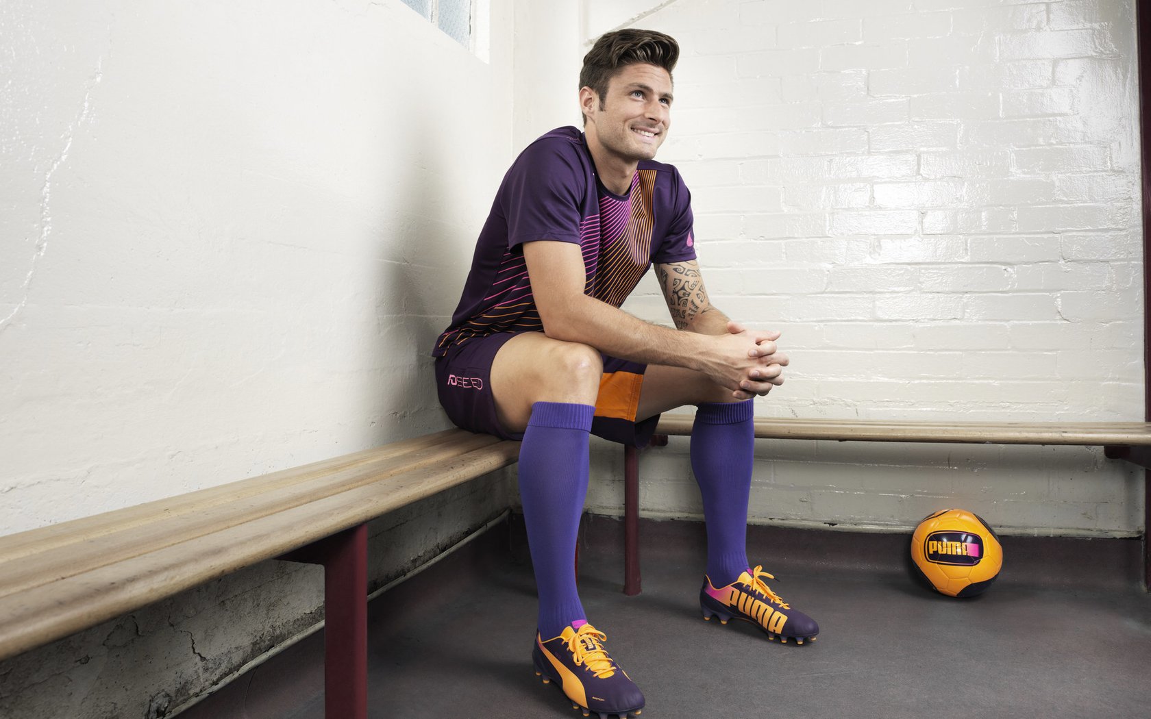 青少年“青春追梦”主题纪录片全景讲述年轻球员成长故事